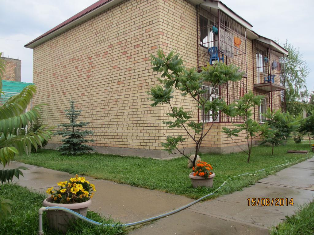 Meerim Murok Бостери Экстерьер фото