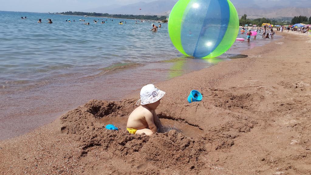 Meerim Murok Бостери Экстерьер фото