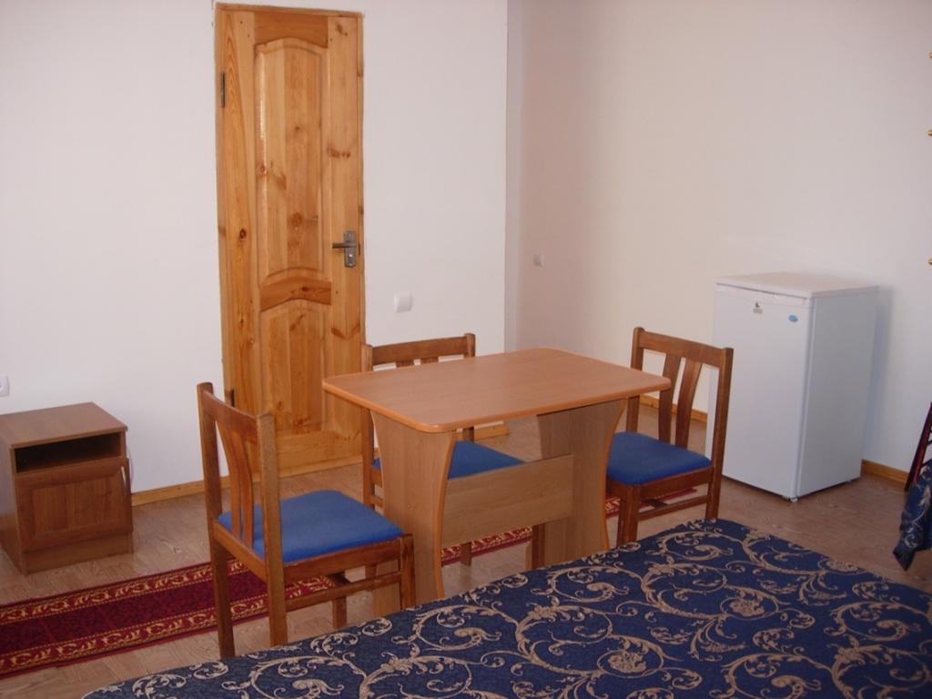 Meerim Murok Бостери Номер фото