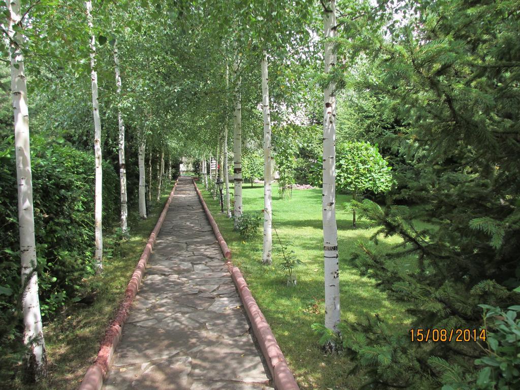 Meerim Murok Бостери Экстерьер фото